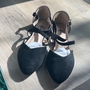 NEW IN BOX Trary Black Suede Pointed Toe Flats with Ankle Strap